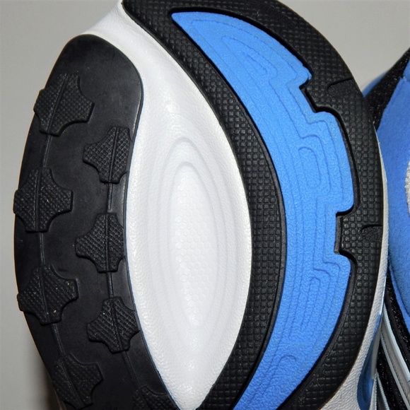 NEW Men shoes 7.5 athletic run Adidas \